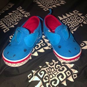 New Size 4 toddler vans